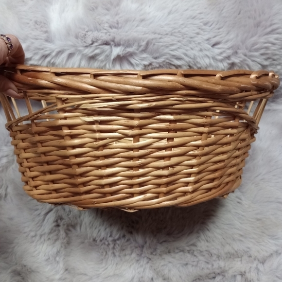 Large brown woven wicker basket - Picture 4 of 6